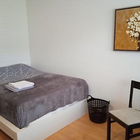 Studio Flat In The Heart Of Zug, Ideal For Solo Travellers Apartment Exterior photo