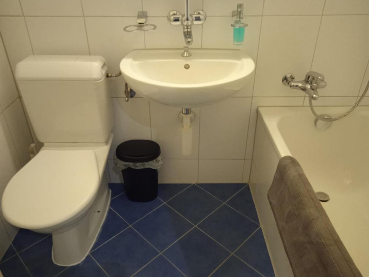 Studio Flat In The Heart Of Zug, Ideal For Solo Travellers Apartment Exterior photo
