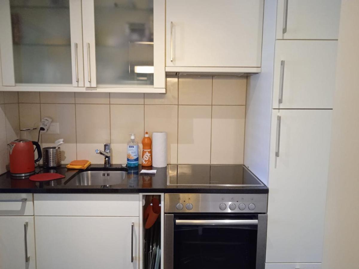 Studio Flat In The Heart Of Zug, Ideal For Solo Travellers Apartment Exterior photo