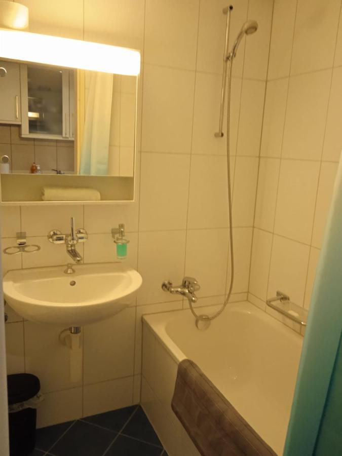 Studio Flat In The Heart Of Zug, Ideal For Solo Travellers Apartment Exterior photo